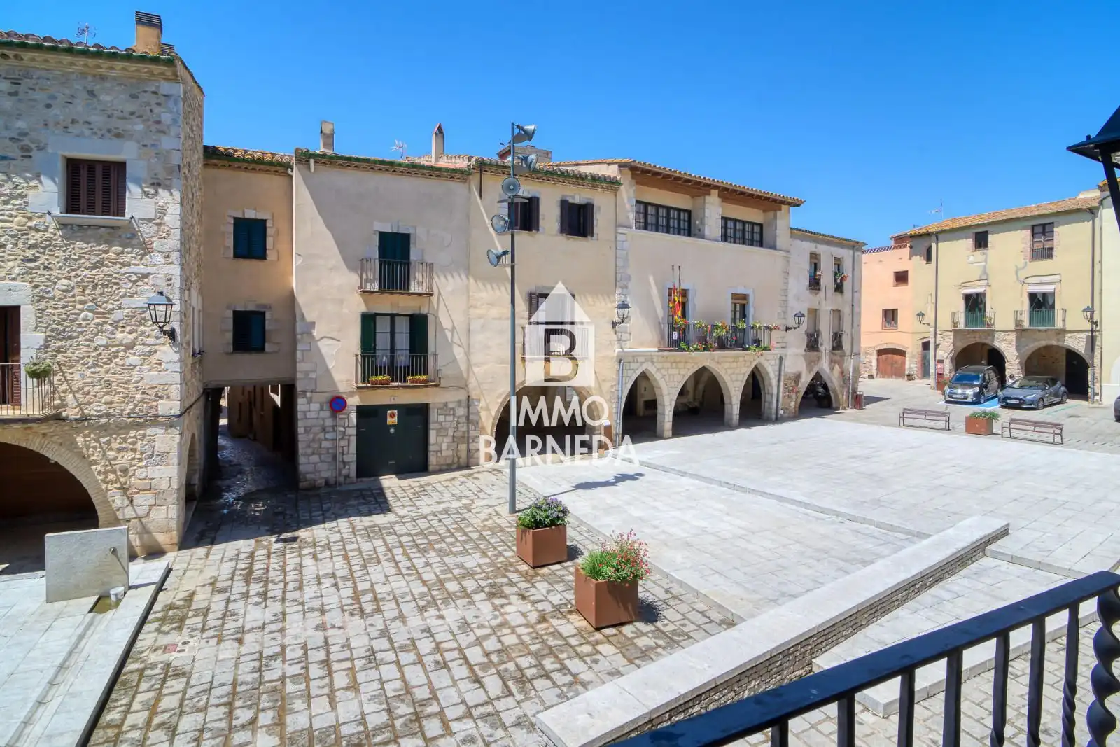 Vista exterior de Casa o xalet en venda en Peralada amb Calefacció, Terrassa i Moblat