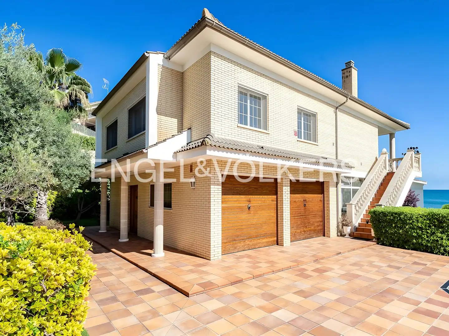 Vista exterior de Casa o xalet en venda en Sant Cebrià de Vallalta amb Calefacció, Jardí privat i Balcó