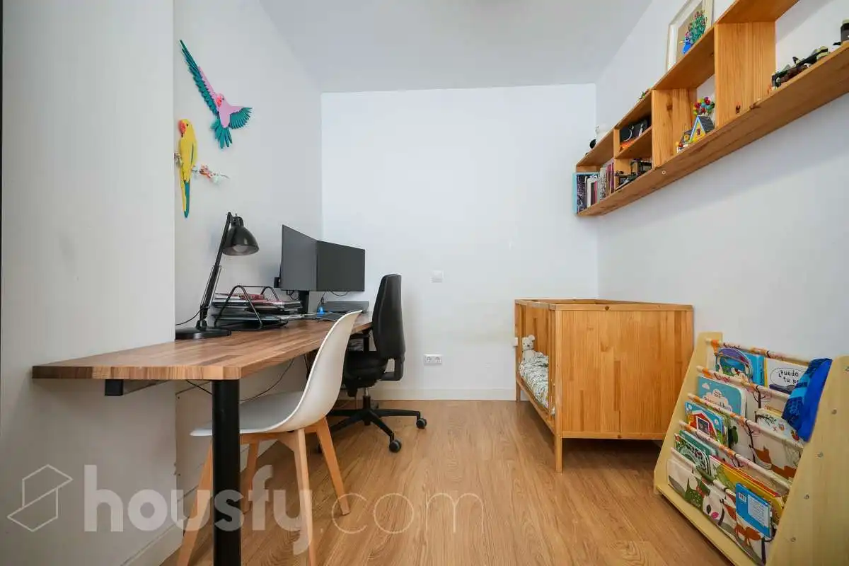 Schlafzimmer von Einfamilien-Reihenhaus zum Verkauf in San Sebastián de los Reyes mit Klimaanlage, Heizung und Terrasse