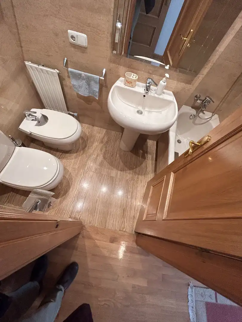 Badezimmer von Wohnung zum Verkauf in Burgos mit Heizung, Terrasse und Abstellraum