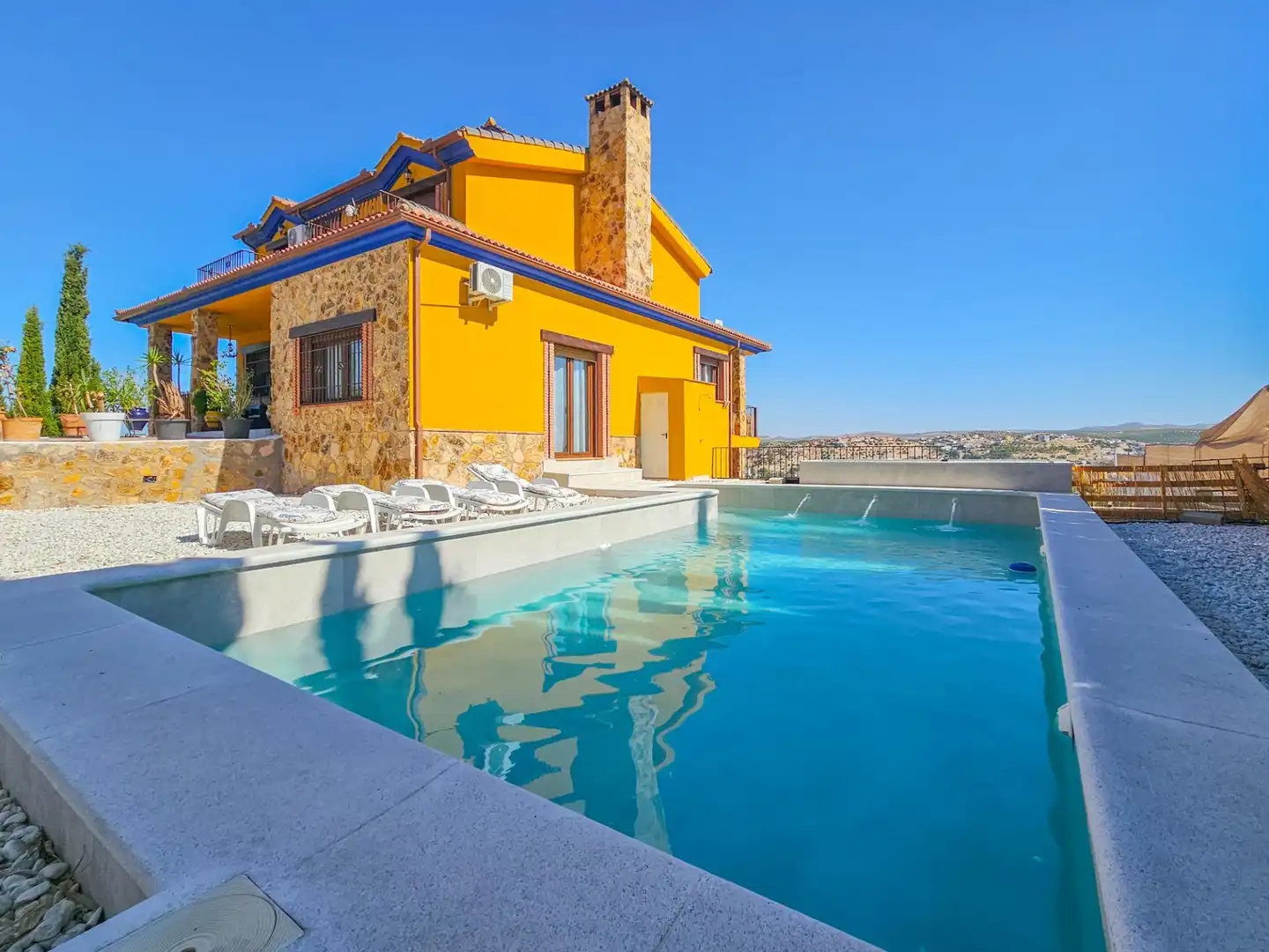 Piscina de Casa o chalet en venta en La Guardia de Jaén con Aire acondicionado, Calefacción y Jardín privado