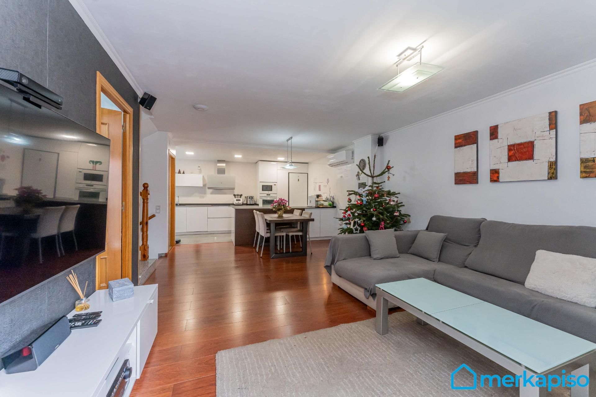 Living room of Single-family semi-detached for sale in Viladecans  with Air Conditioner, Terrace and Balcony