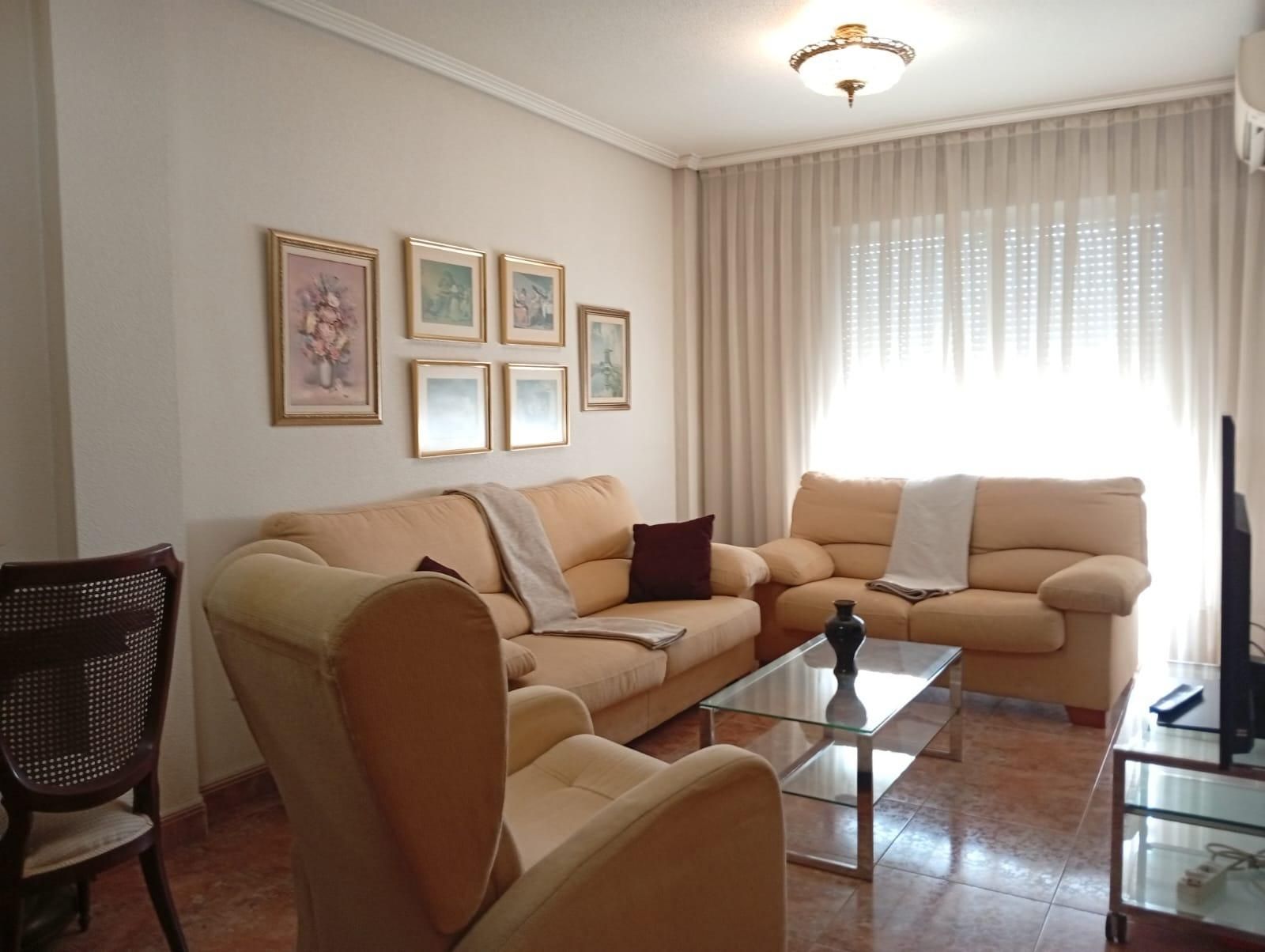 Sala de estar de Piso de alquiler en  Murcia Capital con Amueblado y Balcón