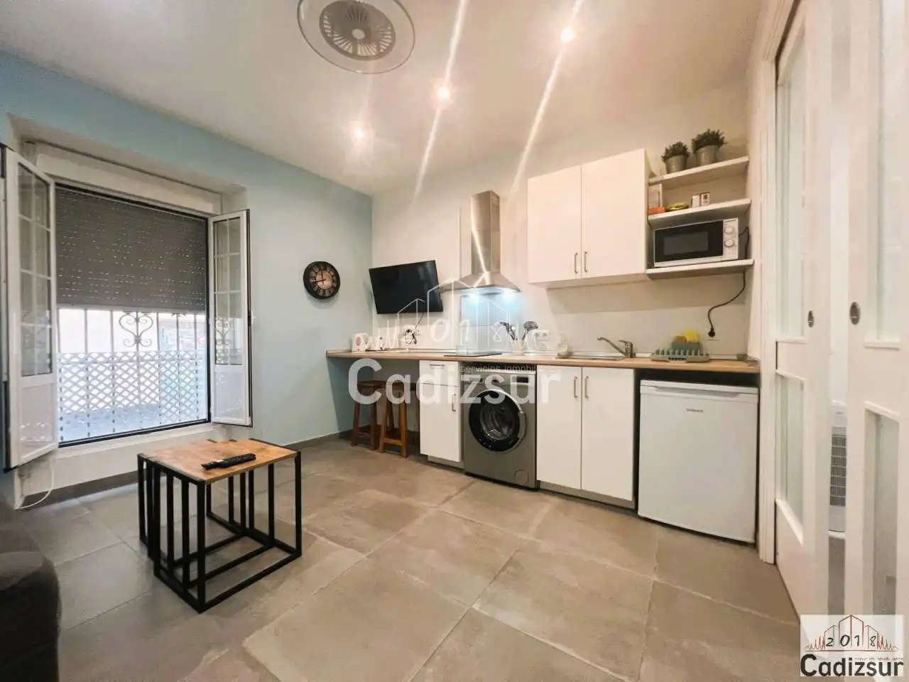 Cuina de Apartament en venda en Cádiz amb Moblat i Balcó