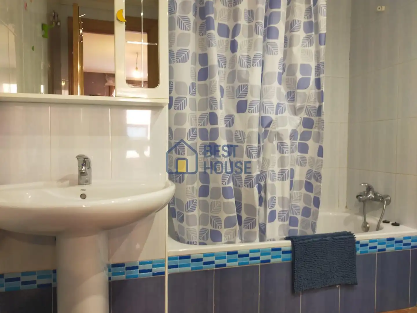 Badezimmer von Wohnung zum Verkauf in León Capital  mit Heizung, Privatgarten und Abstellraum
