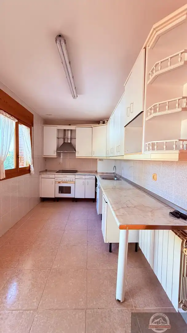 Cuina de Casa o xalet en venda en Galapagar amb Calefacció, Terrassa i Traster