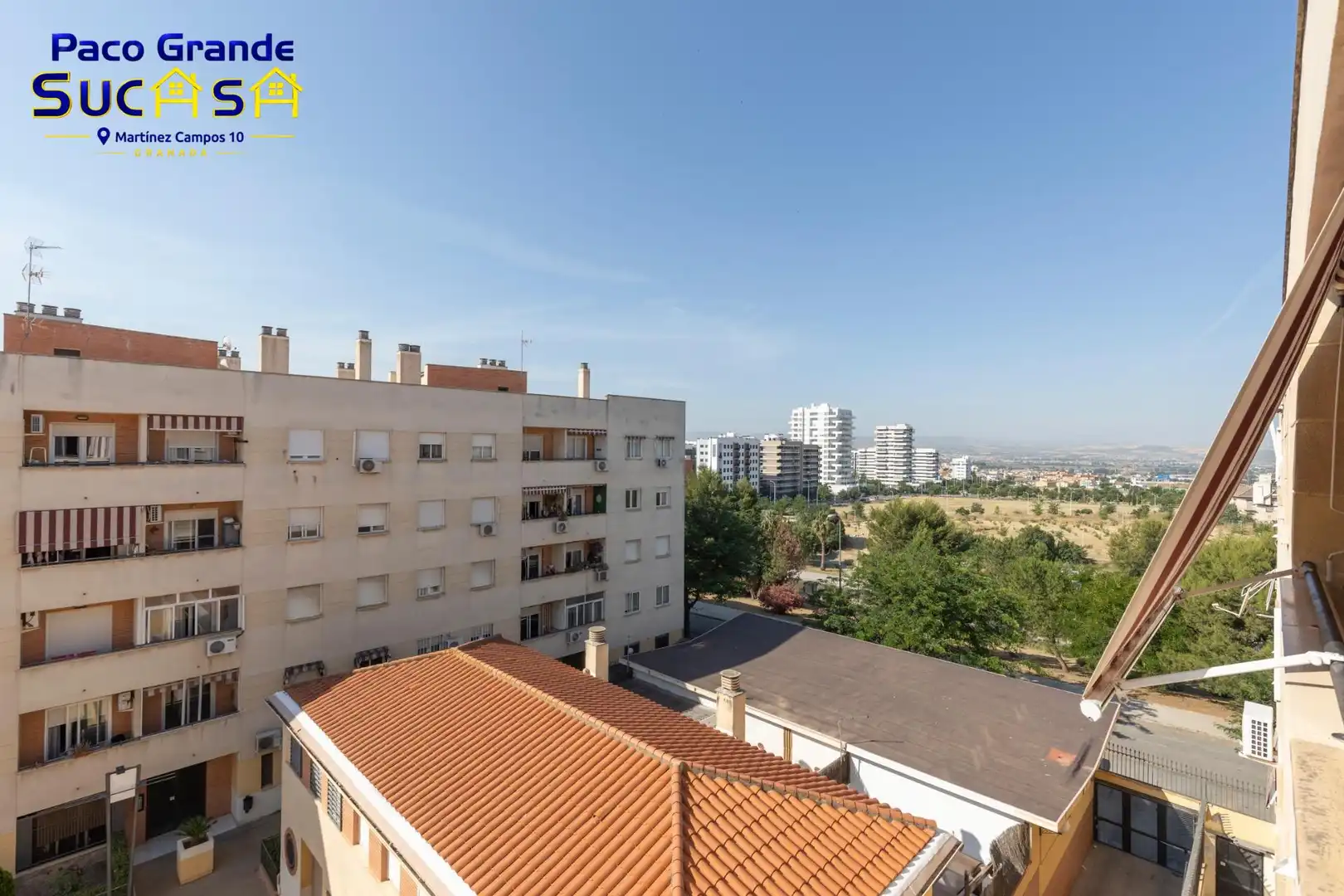 Exterior view of Flat for sale in Granada  with Heating, Terrace and Furnished