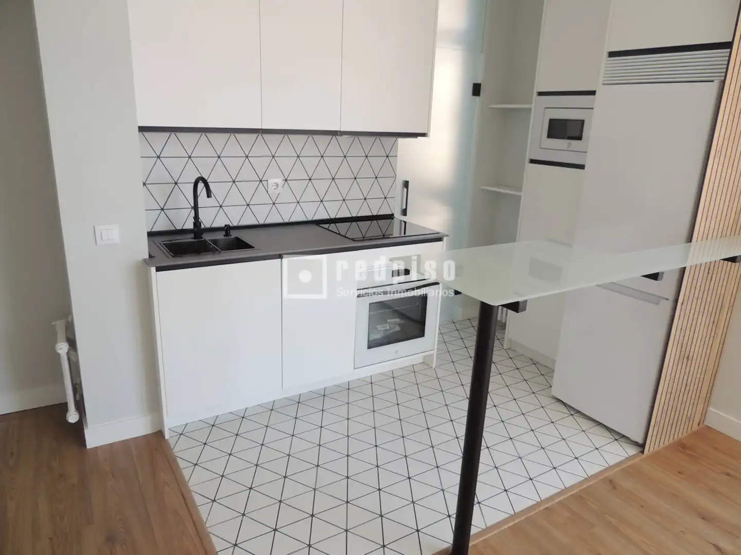 Cuina de Apartament de lloguer en Madrid amb Aire condicionat, Calefacció i Terrassa