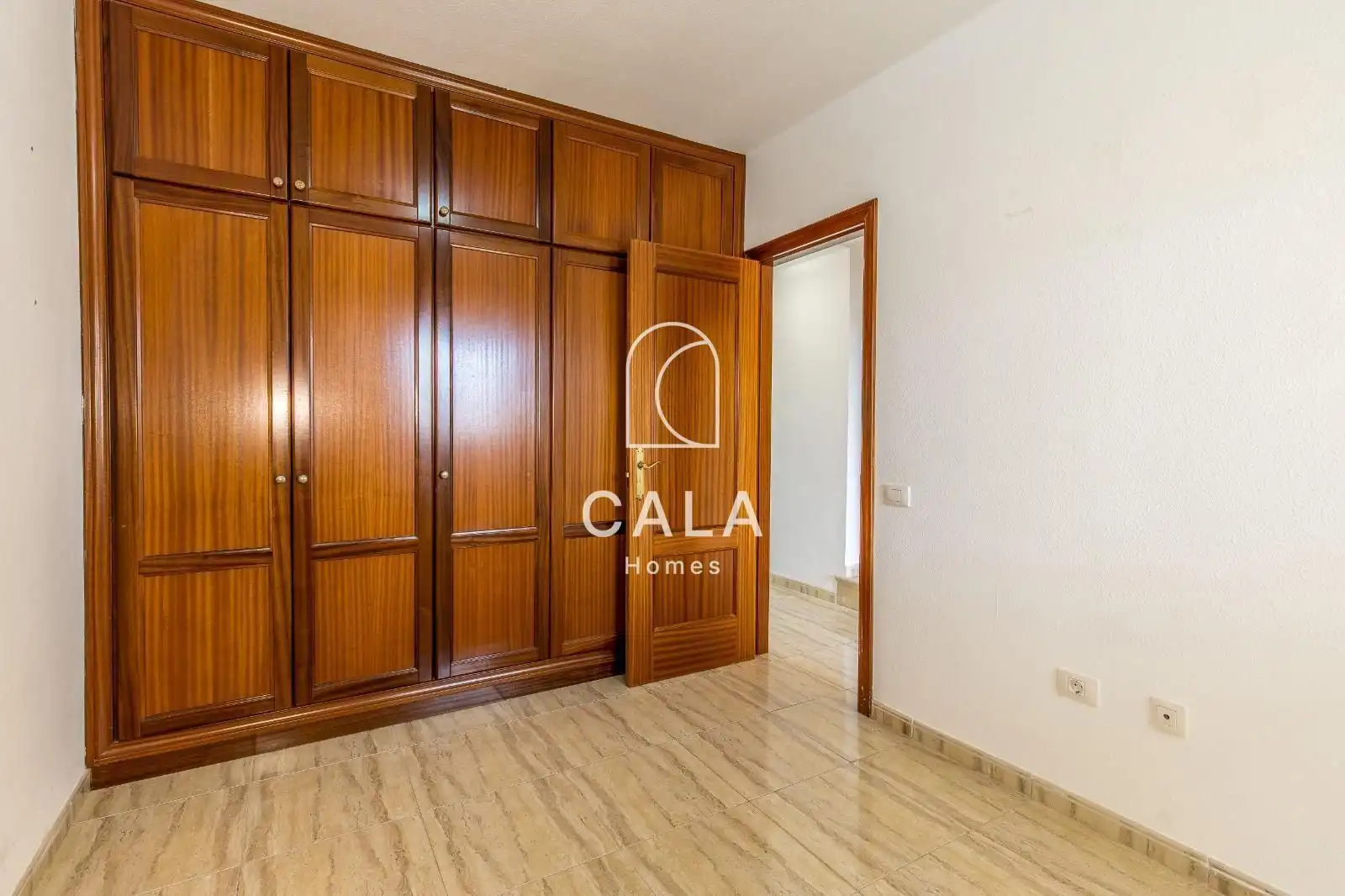 Ático en venta en Arona con Terraza, Trastero y Piscina