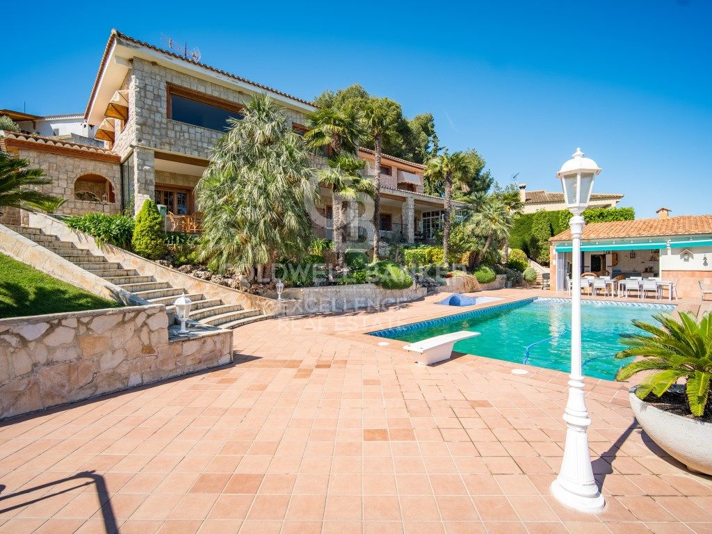 Exterior view of House or chalet for sale in Chiva  with Air Conditioner, Heating and Private garden