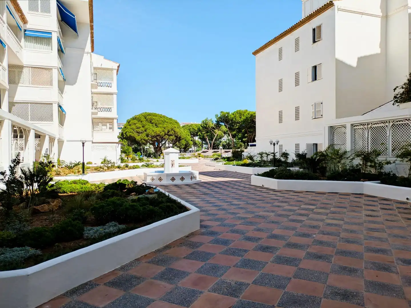 Exterior view of Flat for sale in Marbella  with Air Conditioner, Heating and Private garden