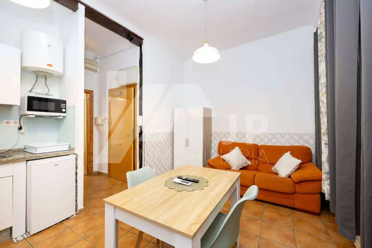 Appartamento con balcone in affitto a Calle Tundidores, imagen 5