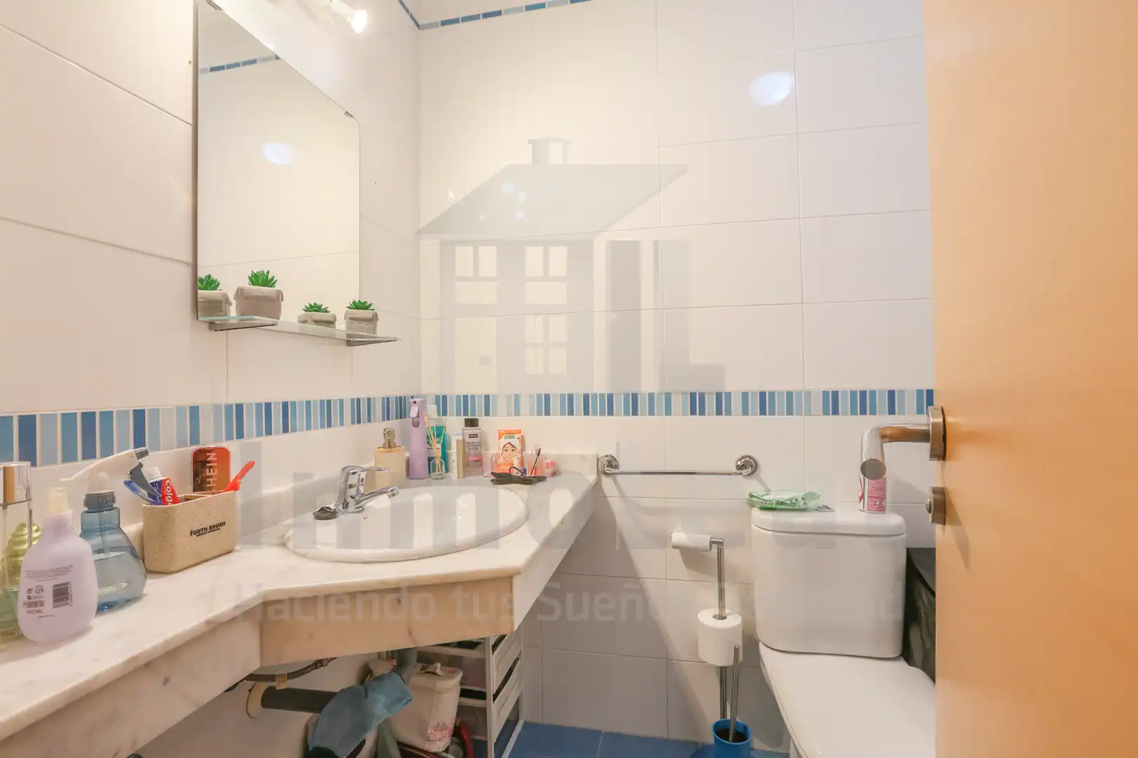 Bathroom of Detached homes for sale in Huévar del Aljarafe  with Air Conditioner, Private garden and Terrace