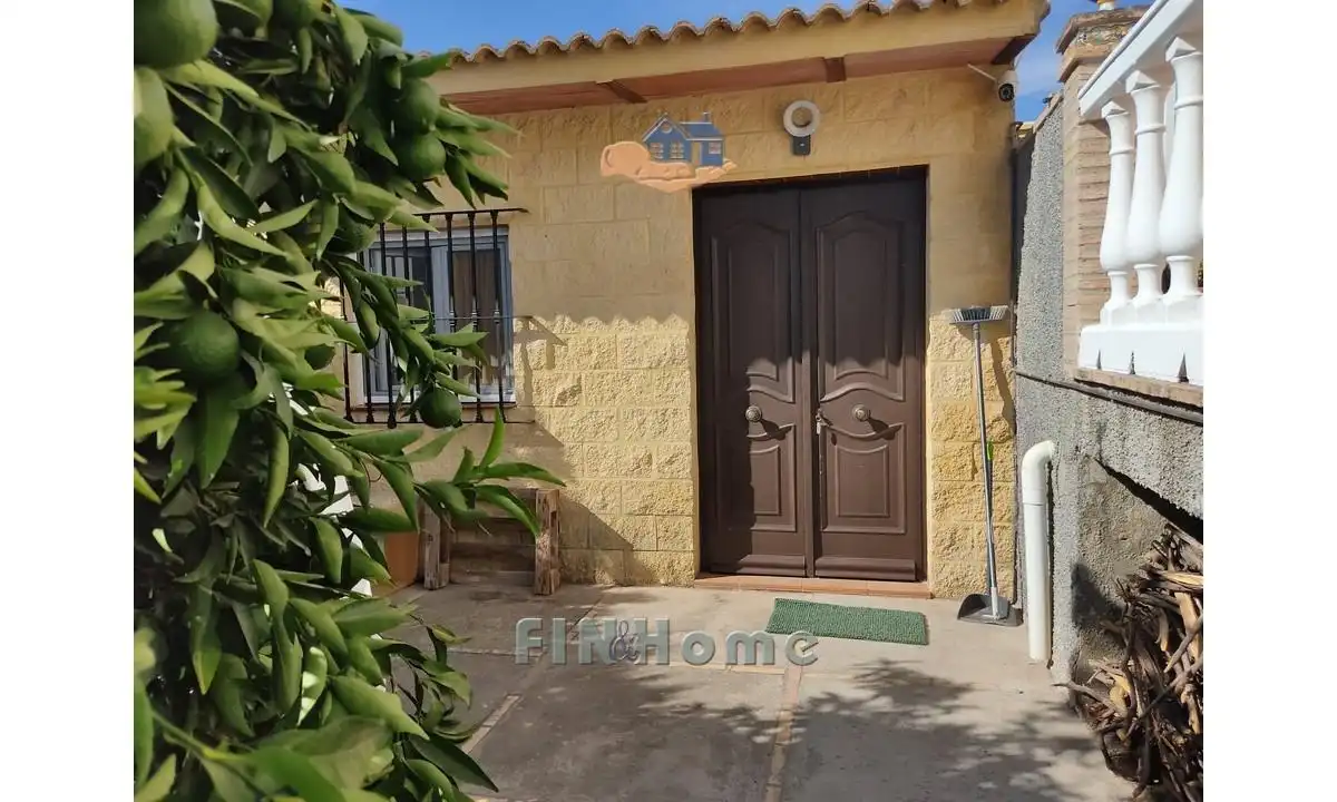 Vista exterior de Casa o chalet en venta en Gerena con Aire acondicionado, Jardín privado y Trastero