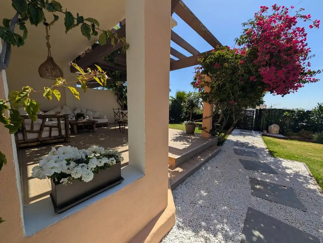 Terraza de Casa o chalet en venta en La Alcaidesa con Aire acondicionado, Calefacción y Jardín privado