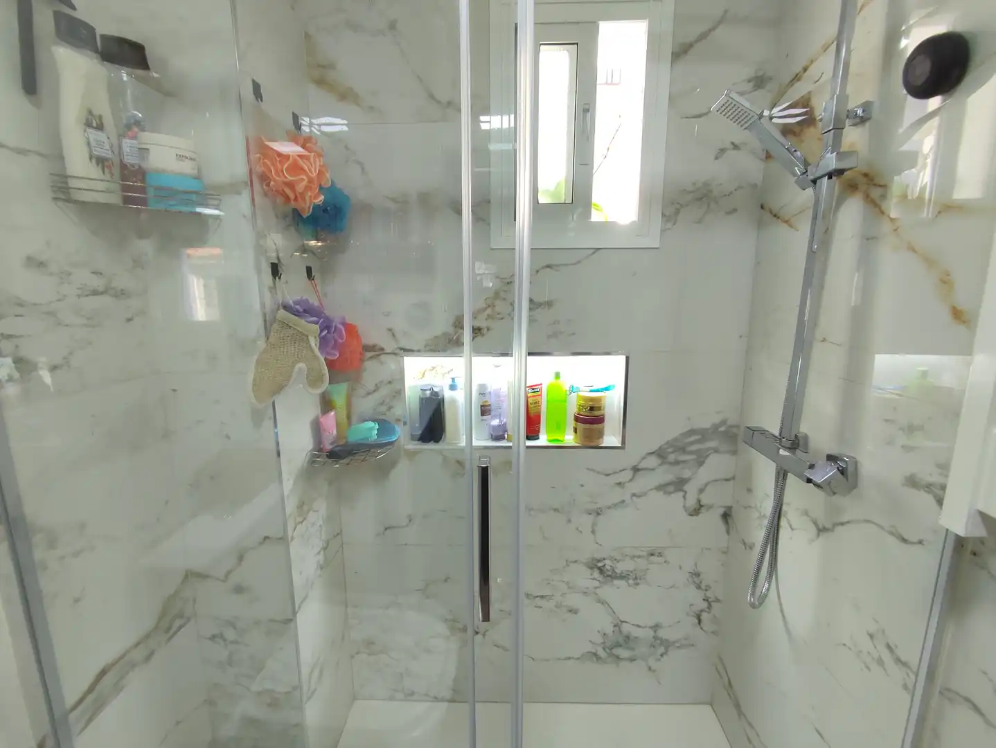 Baño de Piso en venta en Torremolinos con Aire acondicionado, Amueblado y Horno