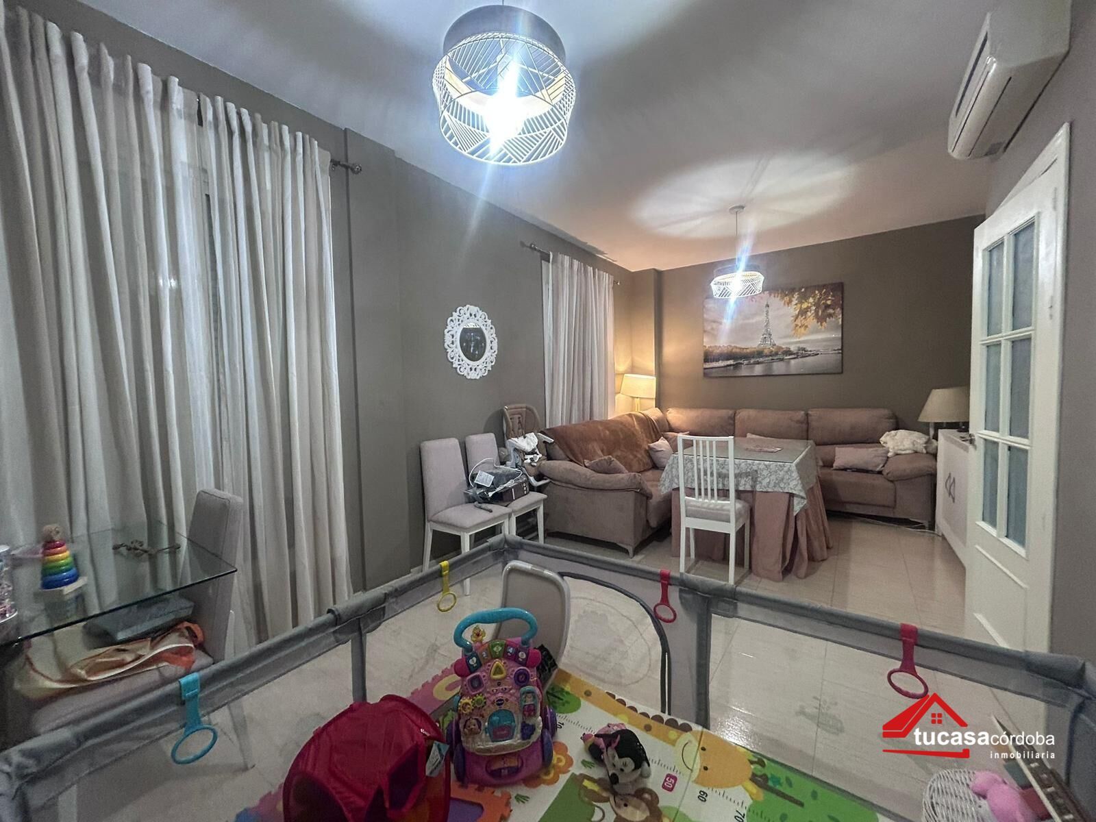 Sala d'estar de Casa adosada en venda en Guadalcázar amb Aire condicionat