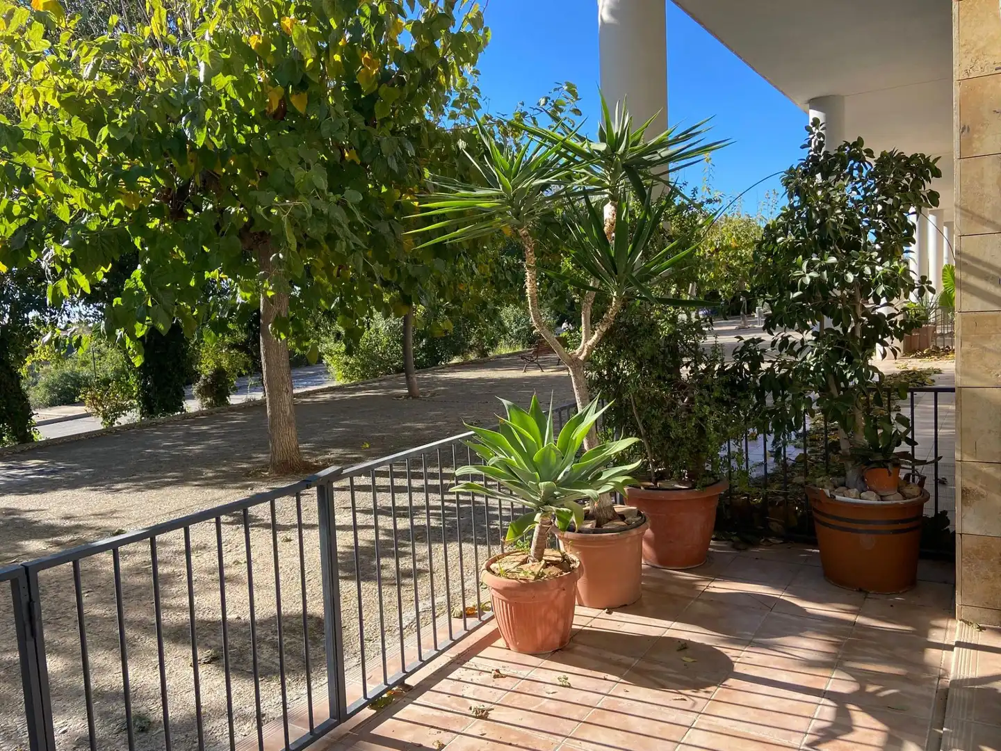 Terrasse von Einfamilien-Reihenhaus zum Verkauf in El Vendrell mit Klimaanlage, Heizung und Terrasse