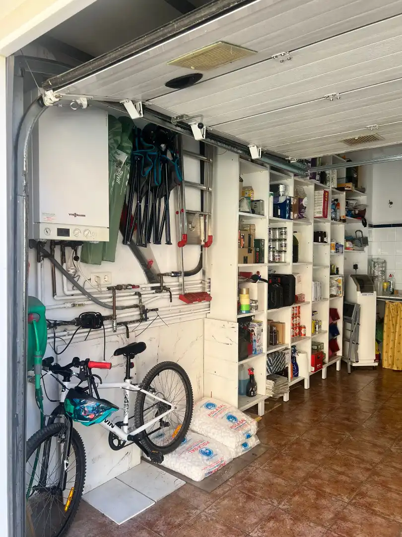 Einfamilien-Reihenhaus zum Verkauf in Sagunto / Sagunt mit Klimaanlage, Heizung und Terrasse