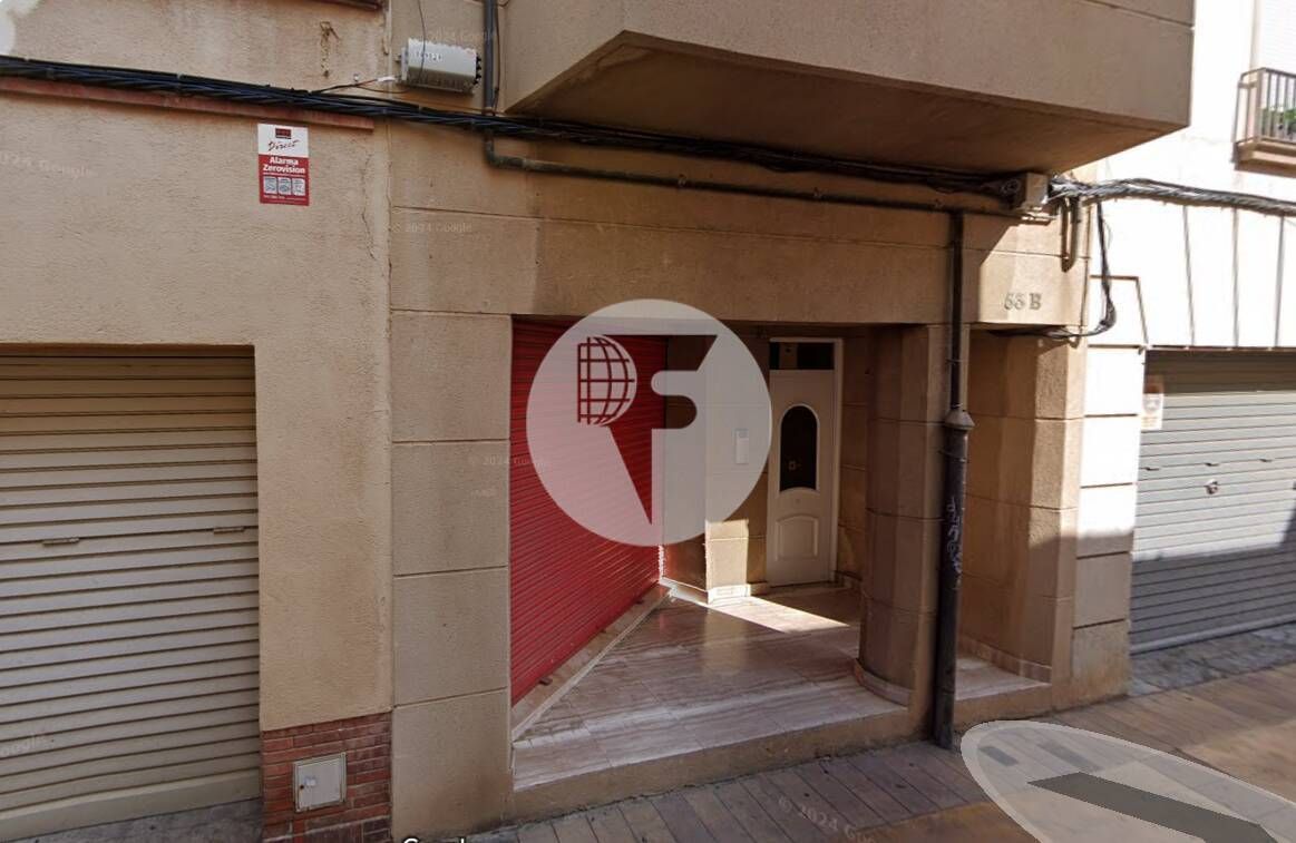 Vista exterior de Local en venda en Terrassa amb Aire condicionat i Calefacció
