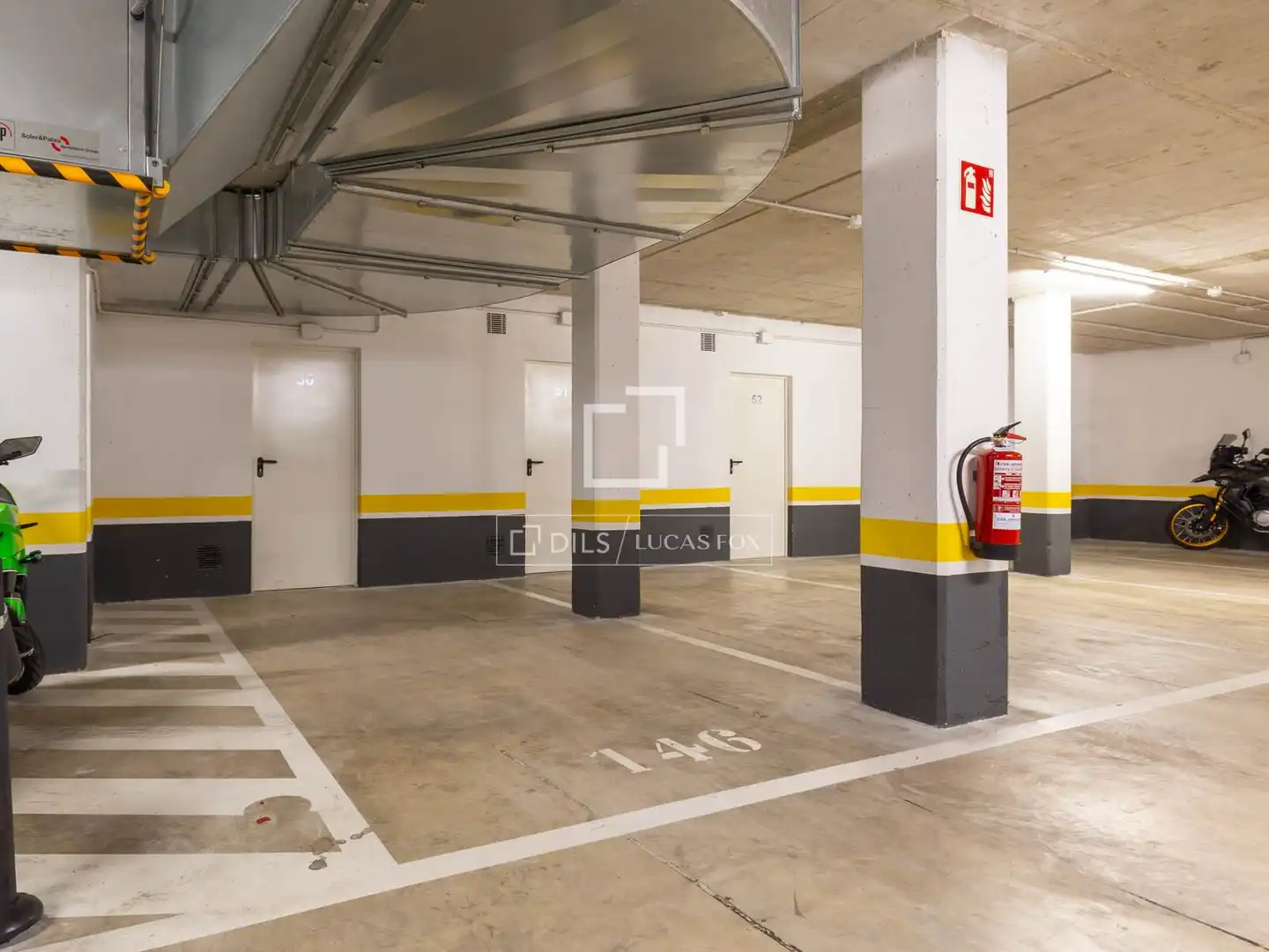 Parking de Piso de alquiler en Sant Feliu de Llobregat con Aire acondicionado, Terraza y Trastero