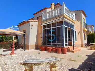 Casa con piscina in vendita a Algorfa