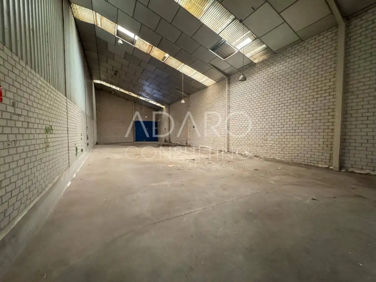 Nave industrial de alquiler en Calle Atenas, Torres de la Alameda