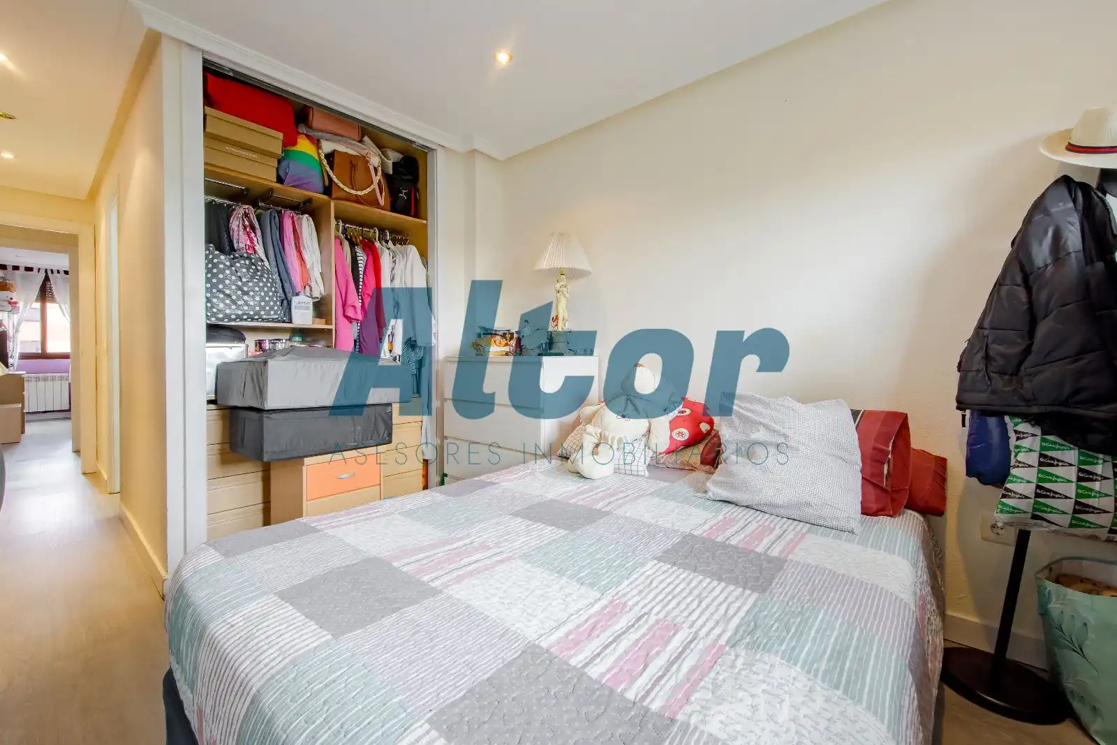 Bedroom of Flat for sale in Madrid  with Air Conditioner, Heating and Storage room