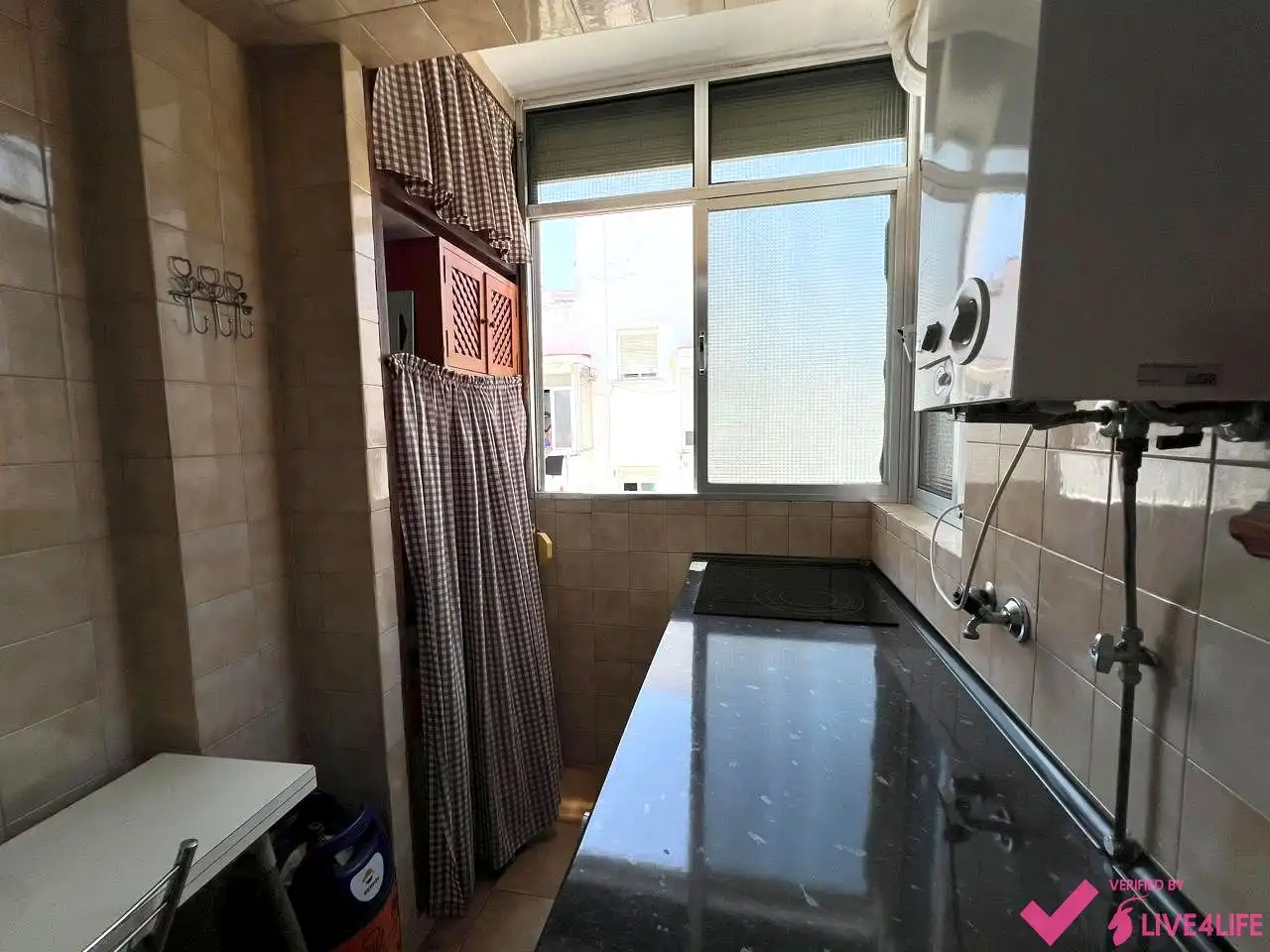 Cocina de Piso para compartir en Sevilla con Aire acondicionado, Calefacción y Amueblado
