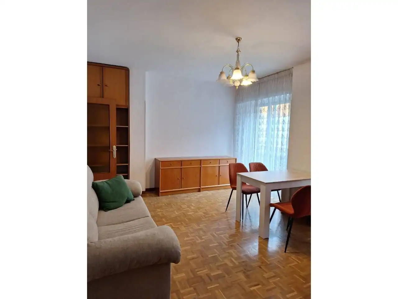 Wohnzimmer von Wohnungen zur Miete in Burgos mit Heizung, Parkett und Terrasse