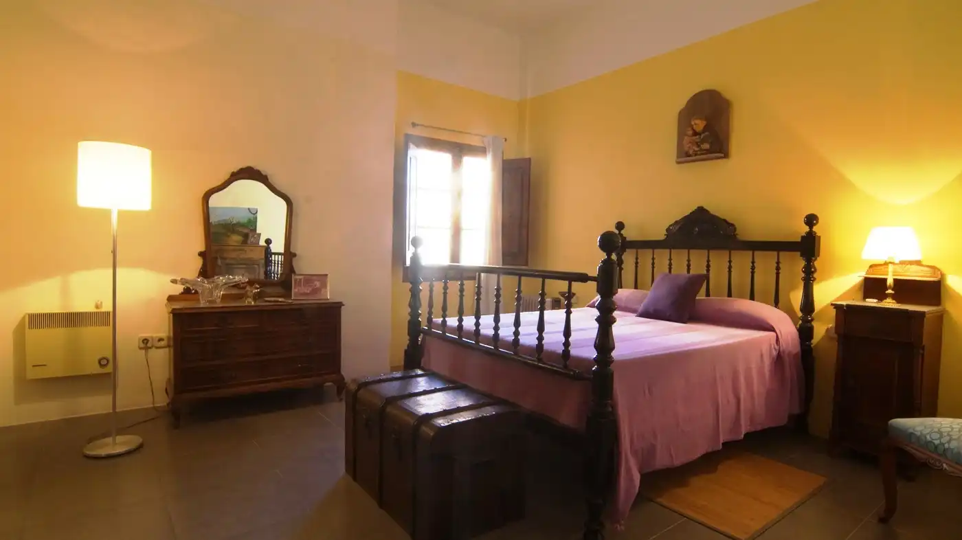 Dormitori de Casa adosada en venda en Garcia amb Aire condicionat, Calefacció i Terrassa
