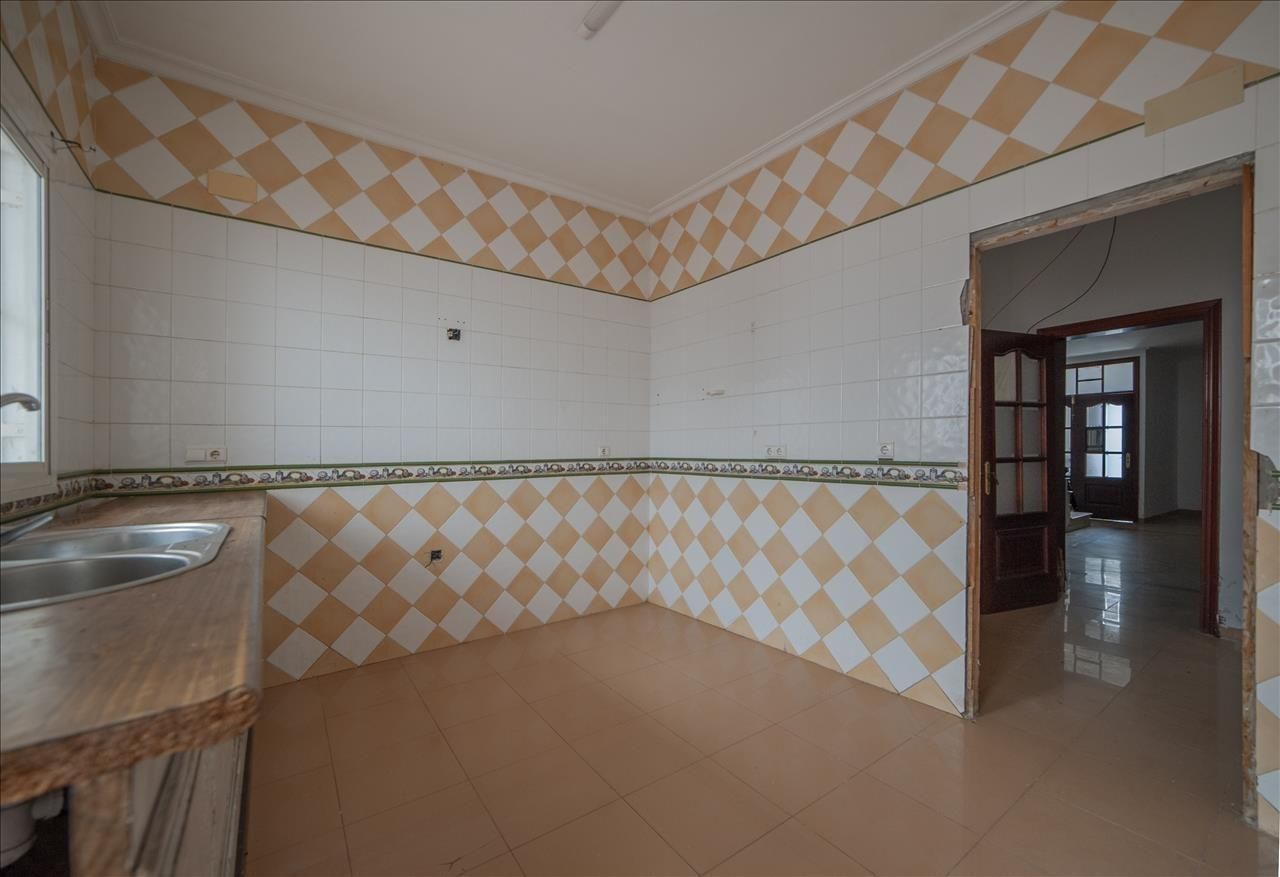 Kitchen of Single-family semi-detached for sale in Los Palacios y Villafranca