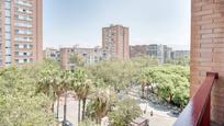 Exterior view of Flat for sale in  Barcelona Capital  with Balcony