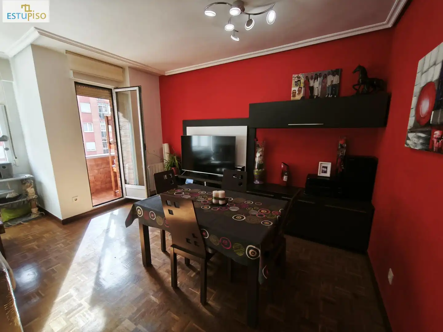 Sala d'estar de Pis en venda en Vitoria - Gasteiz amb Calefacció, Parquet i Terrassa