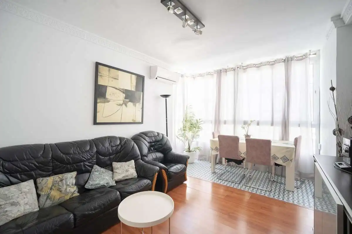 Sala de estar de Piso de alquiler en Granada con Aire acondicionado, Calefacción y Amueblado