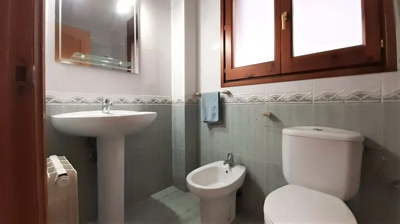 Badezimmer von Einfamilien-Reihenhaus zum Verkauf in Moià mit Heizung, Terrasse und Abstellraum