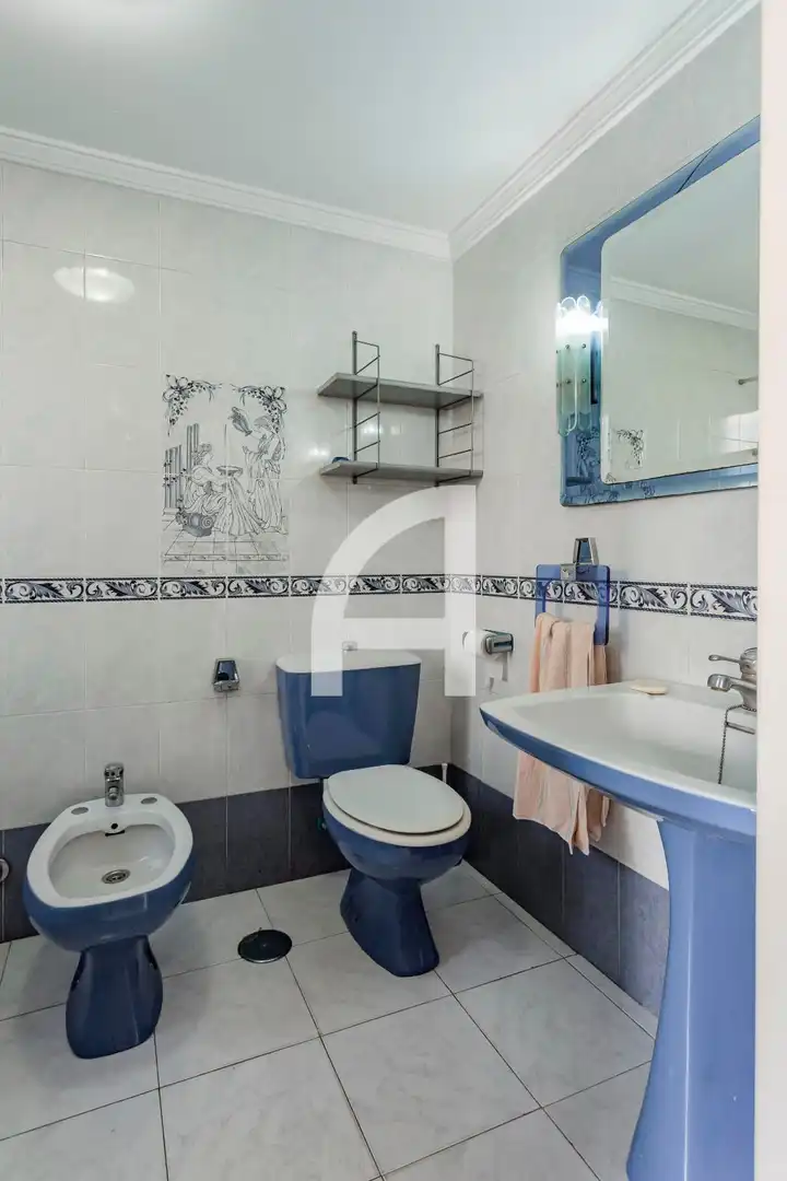 Badezimmer von Einfamilien-Reihenhaus zum Verkauf in Fuengirola mit Terrasse, Abstellraum und Schwimmbad