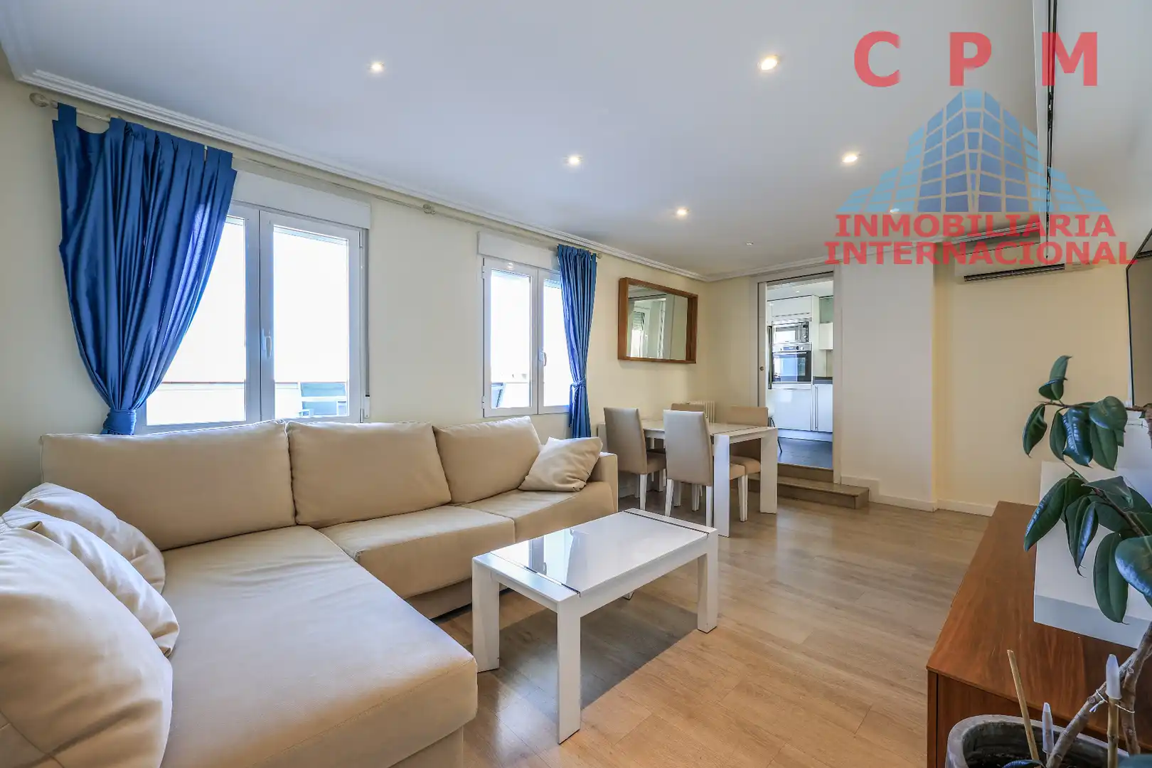 Living room of Attic for rent in Madrid  with Air Conditioner, Heating and Parquet flooring