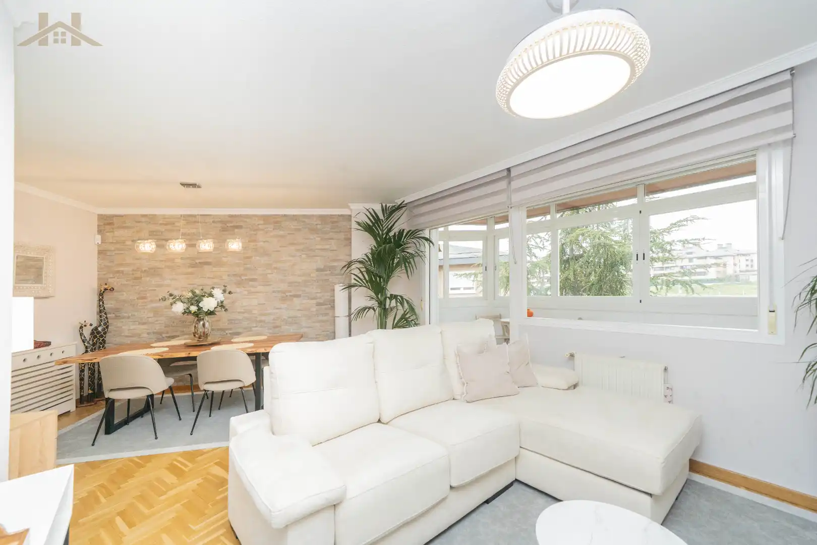 Living room of Flat for sale in Majadahonda  with Heating, Terrace and Storage room