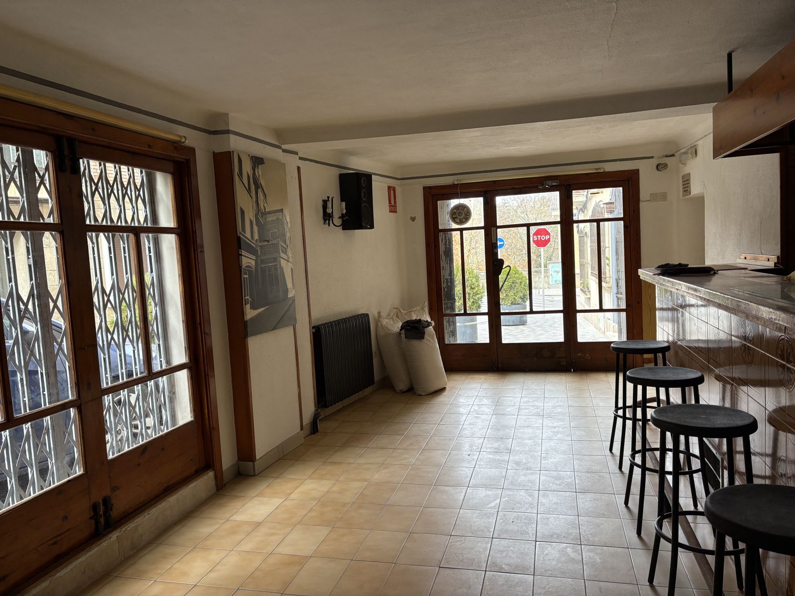 Premises for sale in Centelles