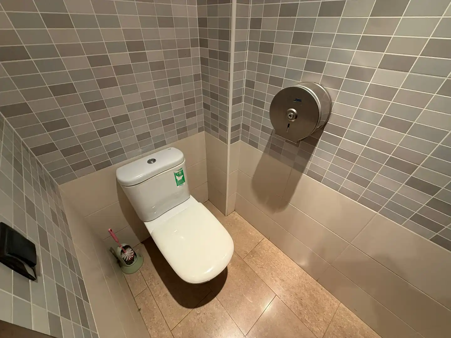 Bathroom of Commercial properties for sale in Socuéllamos  with Air Conditioner, Heating and Furnished