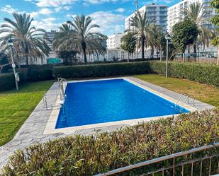 Piscina de Pis de lloguer en Badalona amb Aire condicionat, Calefacció i Moblat