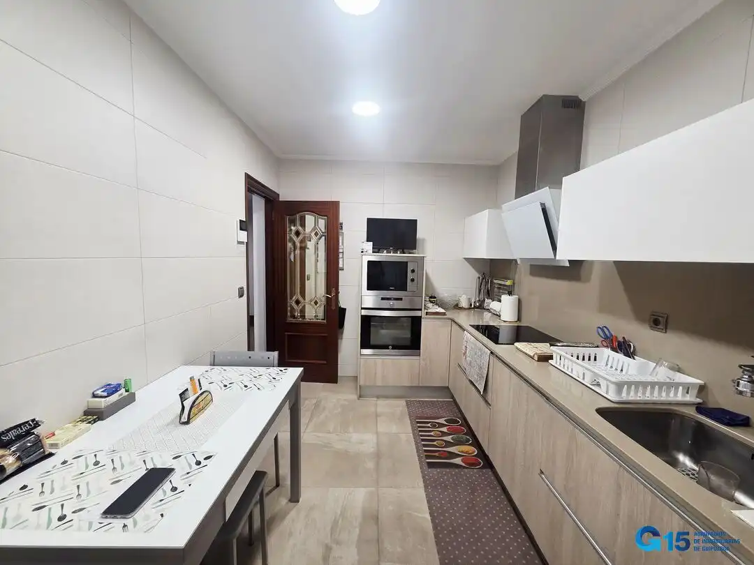 Cocina de Piso en venta en Errenteria con Calefacción, Terraza y Amueblado