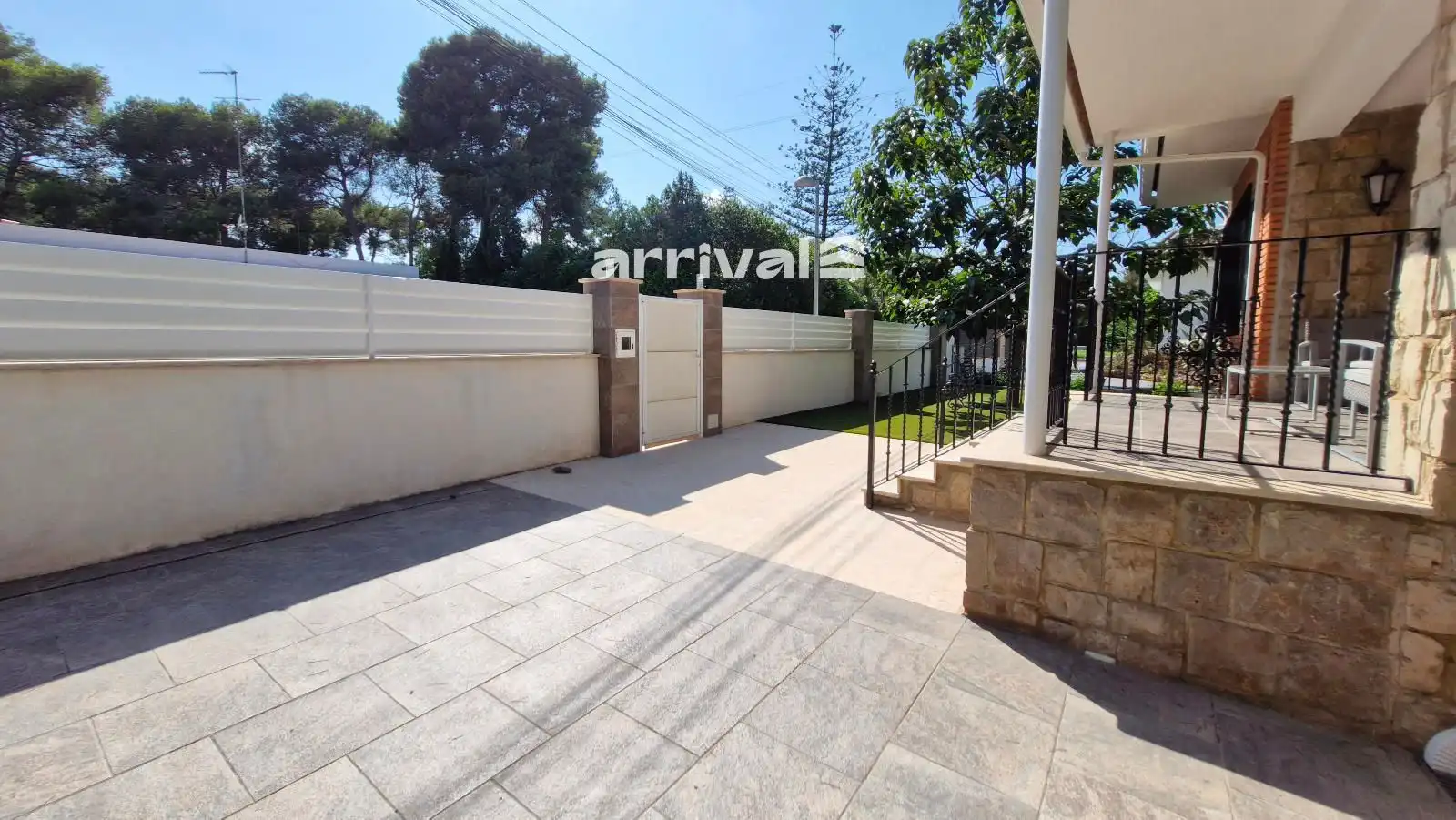Vista exterior de Casa o chalet en venta en Paterna con Aire acondicionado, Jardín privado y Terraza
