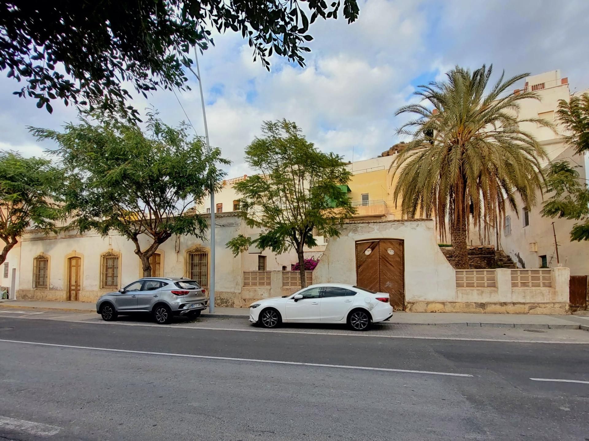 Vista exterior de Casa o xalet en venda en Rioja amb Jardí privat