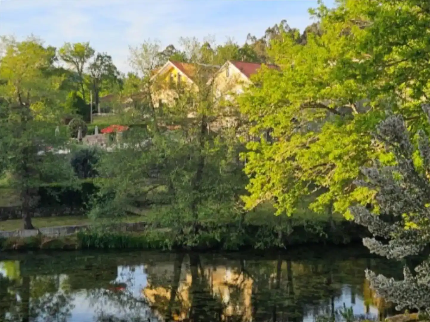Vista exterior de Casa o chalet en venta en A Lama   con Jardín privado y Amueblado