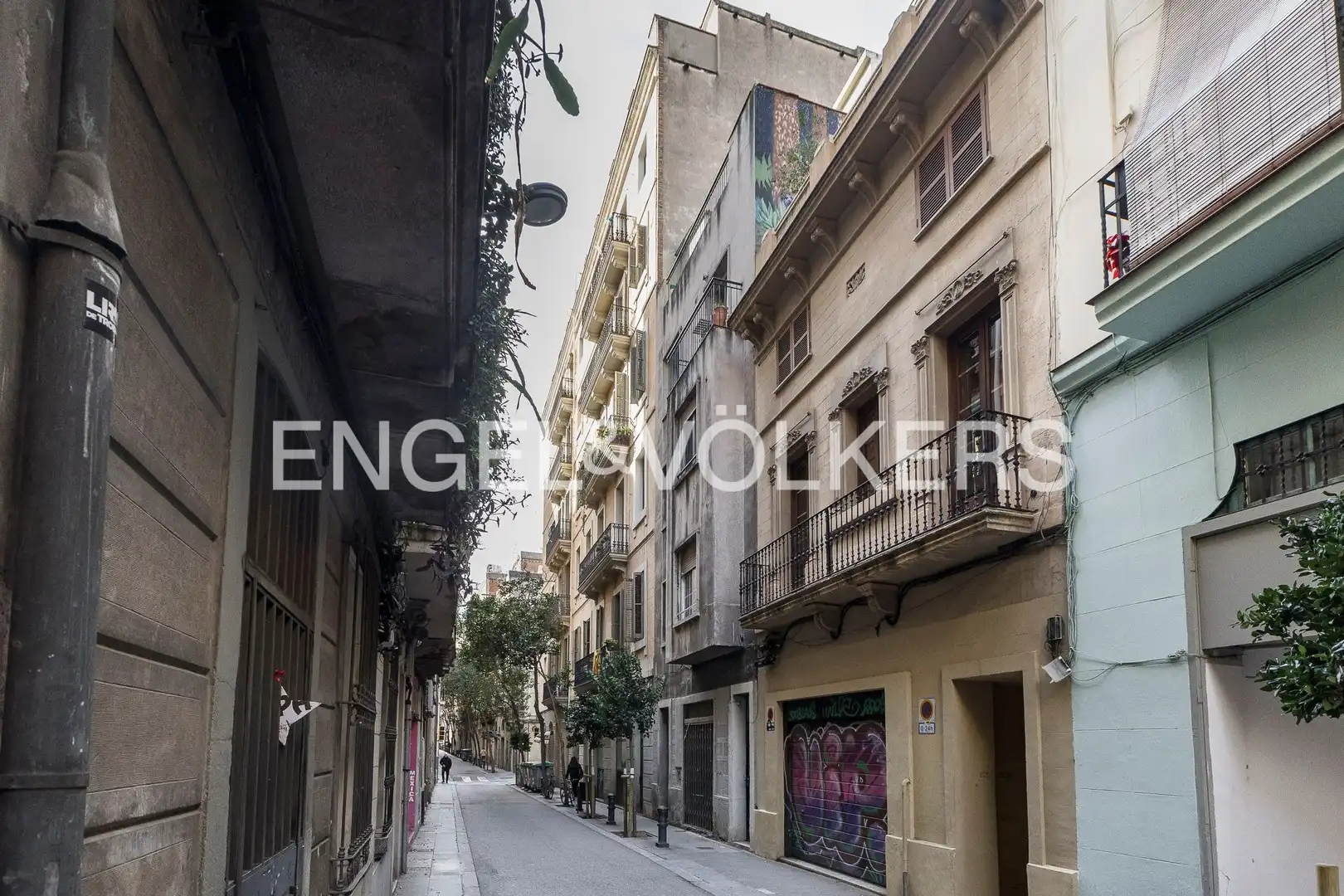 Vista exterior de Casa o xalet en venda en Barcelona amb Aire condicionat, Calefacció i Terrassa
