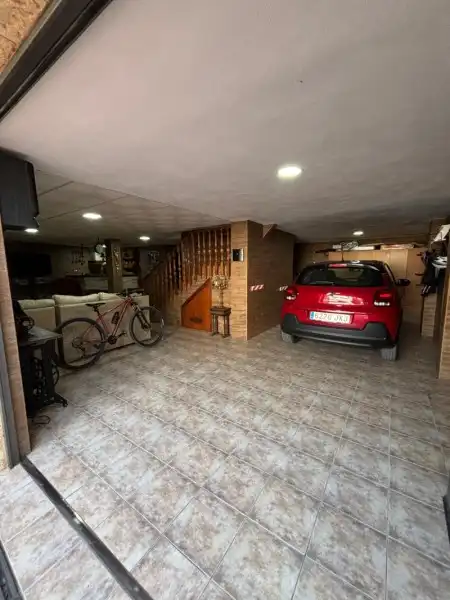 Casa o chalet en venta en Lucena con Terraza, Trastero y Balcón