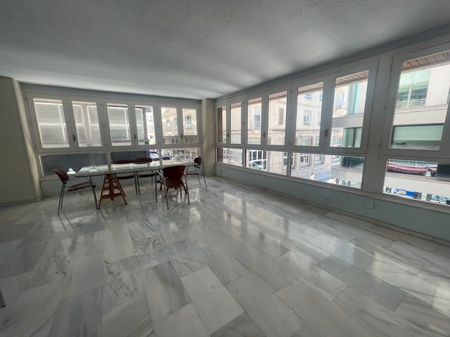 Living room of Office for sale in Alicante / Alacant  with Furnished