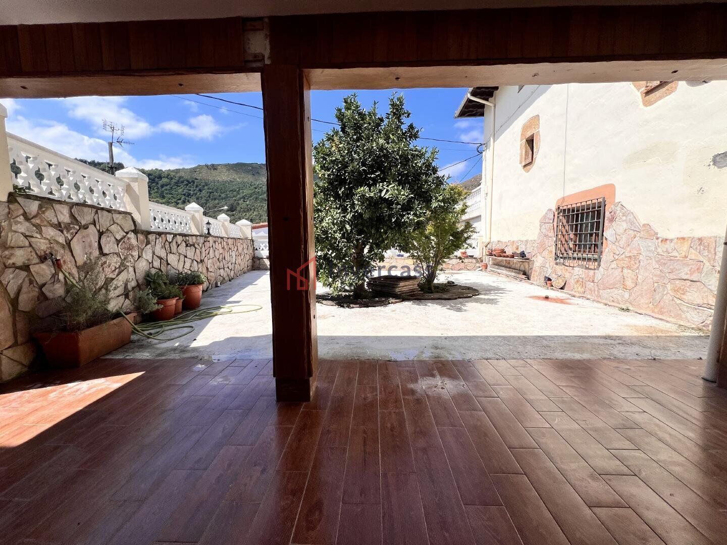 Vista exterior de Casa o xalet en venda en Castro-Urdiales amb Terrassa i Traster